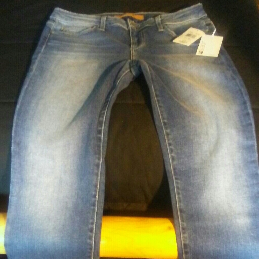 Brand New Joe's Icon mid rise skinny ankle jeans
